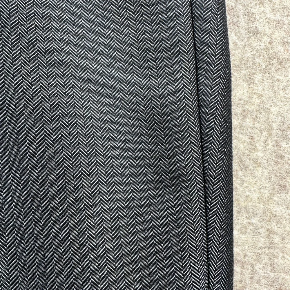 Calvin Klein Shiny Charcoal Herringbone Full Suit Jacket 40R Pants 32X30‎